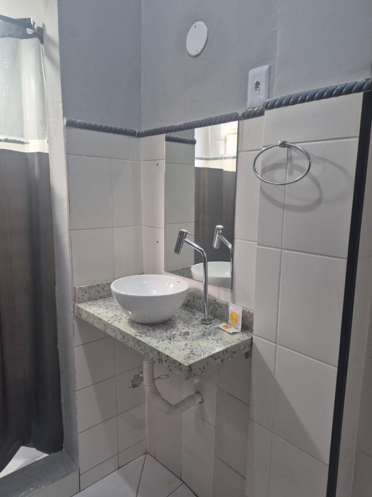 Quarto Individual Econômico